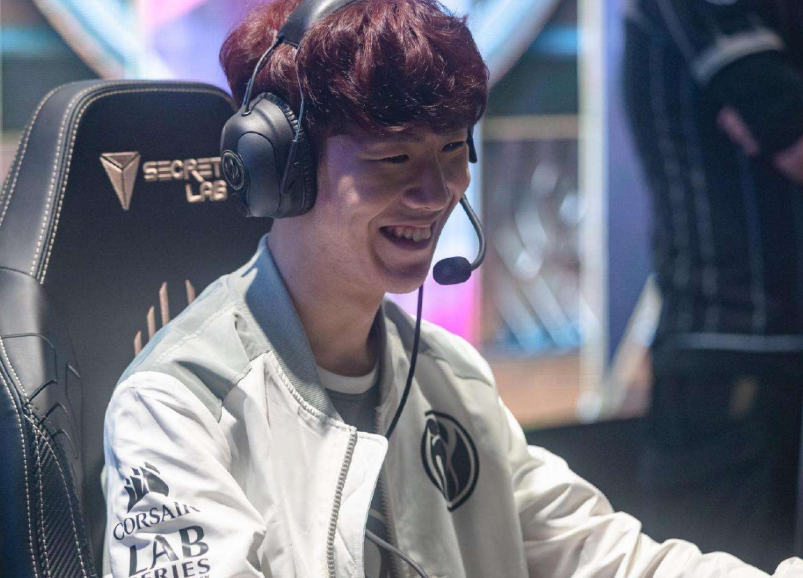 丛林差距！Awei的夜曲重重阴影并偷取了大龙，完全主导了 Leyan 的图标战队，取得了首场胜利。