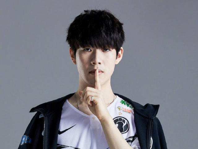 BLG赛后群访 教练：JDG确实是一个非常强劲的对手,以后还有机会赢